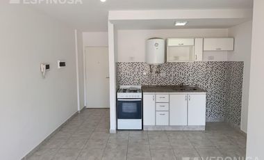 Departamento de dos ambientes en alquiler, Morón. Excelente ubicación.