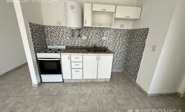 Departamento de dos ambientes en alquiler, Morón. Excelente ubicación.