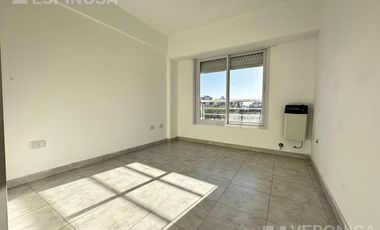 Departamento de dos ambientes en alquiler, Morón. Excelente ubicación.