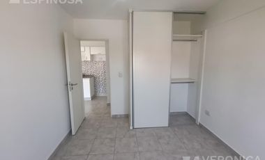 Departamento de dos ambientes en alquiler, Morón. Excelente ubicación.