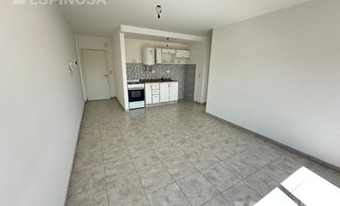 Departamento de dos ambientes en alquiler, Morón. Excelente ubicación.