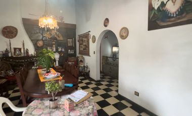 CASA DE 4 AMBIENTES MAS DEPENDENCIAS EN DOS PLANTAS