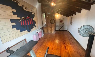 CASA DE 4 AMBIENTES MAS DEPENDENCIAS EN DOS PLANTAS