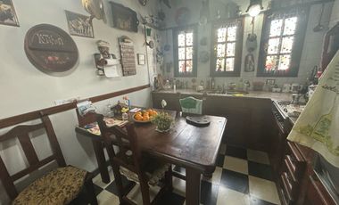 CASA DE 4 AMBIENTES MAS DEPENDENCIAS EN DOS PLANTAS