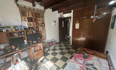 CASA DE 4 AMBIENTES MAS DEPENDENCIAS EN DOS PLANTAS