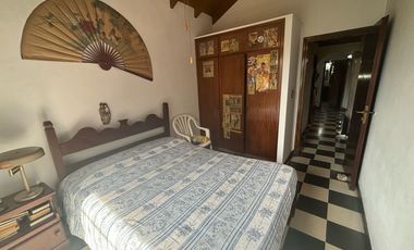 CASA DE 4 AMBIENTES MAS DEPENDENCIAS EN DOS PLANTAS