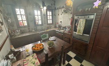 CASA DE 4 AMBIENTES MAS DEPENDENCIAS EN DOS PLANTAS