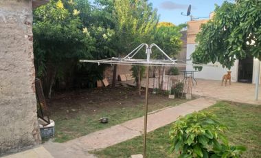 Casa en venta - 3 Dormitorios 1 Baño - Cochera - 330mts2 - Zárate