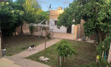 Casa en venta - 3 Dormitorios 1 Baño - Cochera - 330mts2 - Zárate