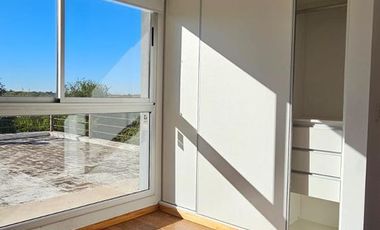 Casa  de 3 Dormitorios, Villa Allende Golf- Hounsing Punta Golf
