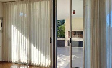 Casa  de 3 Dormitorios, Villa Allende Golf- Hounsing Punta Golf