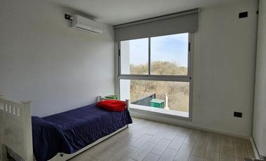 Casa  de 3 Dormitorios, Villa Allende Golf- Hounsing Punta Golf