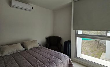 Casa  de 3 Dormitorios, Villa Allende Golf- Hounsing Punta Golf