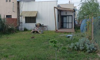 Casa en venta - 2 Dormitorios 1 Baño - Cochera - 272Mts2 - Villa Garibaldi, La Plata