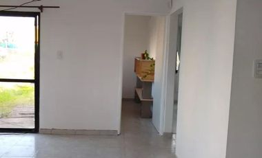 Casa en venta - 2 Dormitorios 1 Baño - Cochera - 272Mts2 - Villa Garibaldi, La Plata
