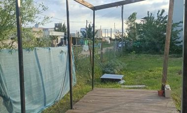 Casa en venta - 2 Dormitorios 1 Baño - Cochera - 272Mts2 - Villa Garibaldi, La Plata