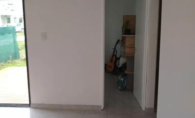 Casa en venta - 2 Dormitorios 1 Baño - Cochera - 272Mts2 - Villa Garibaldi, La Plata