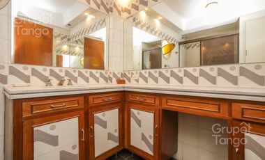 Venta Departamento Villa Devoto Cinco Ambientes Frente Balcón Jardín Dependencia Cocheras