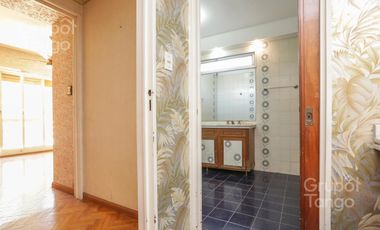 Venta Departamento Villa Devoto Cinco Ambientes Frente Balcón Jardín Dependencia Cocheras