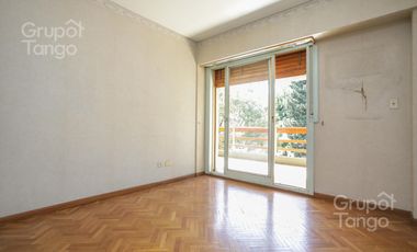 Venta Departamento Villa Devoto Cinco Ambientes Frente Balcón Jardín Dependencia Cocheras