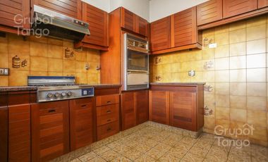 Venta Departamento Villa Devoto Cinco Ambientes Frente Balcón Jardín Dependencia Cocheras