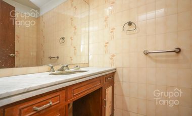 Venta Departamento Villa Devoto Cinco Ambientes Frente Balcón Jardín Dependencia Cocheras