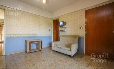 Venta Departamento Villa Devoto Cinco Ambientes Frente Balcón Jardín Dependencia Cocheras