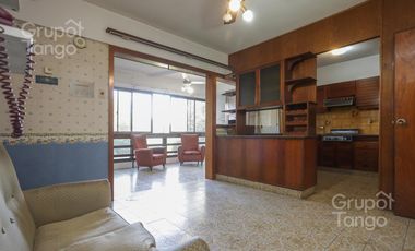 Venta Departamento Villa Devoto Cinco Ambientes Frente Balcón Jardín Dependencia Cocheras