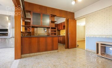 Venta Departamento Villa Devoto Cinco Ambientes Frente Balcón Jardín Dependencia Cocheras