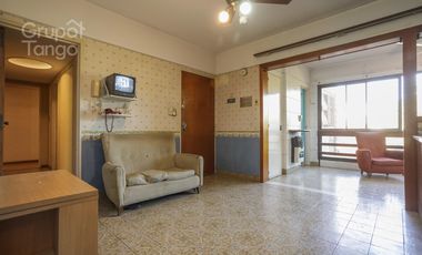 Venta Departamento Villa Devoto Cinco Ambientes Frente Balcón Jardín Dependencia Cocheras