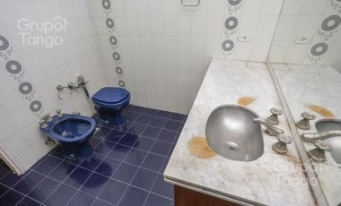 Venta Departamento Villa Devoto Cinco Ambientes Frente Balcón Jardín Dependencia Cocheras