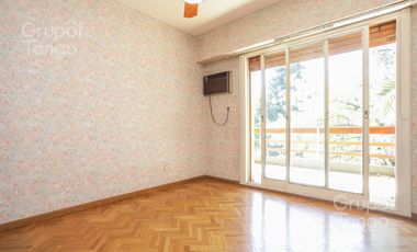 Venta Departamento Villa Devoto Cinco Ambientes Frente Balcón Jardín Dependencia Cocheras