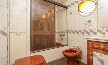 Venta Departamento Villa Devoto Cinco Ambientes Frente Balcón Jardín Dependencia Cocheras