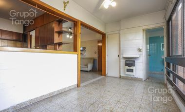 Venta Departamento Villa Devoto Cinco Ambientes Frente Balcón Jardín Dependencia Cocheras