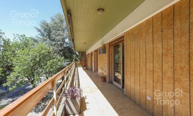 Venta Departamento Villa Devoto Cinco Ambientes Frente Balcón Jardín Dependencia Cocheras