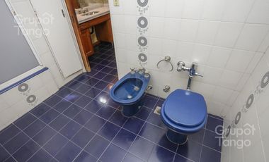 Venta Departamento Villa Devoto Cinco Ambientes Frente Balcón Jardín Dependencia Cocheras