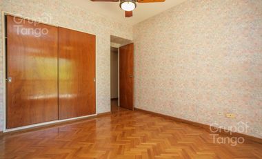 Venta Departamento Villa Devoto Cinco Ambientes Frente Balcón Jardín Dependencia Cocheras