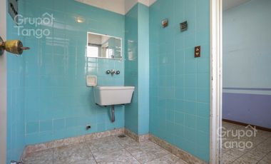 Venta Departamento Villa Devoto Cinco Ambientes Frente Balcón Jardín Dependencia Cocheras