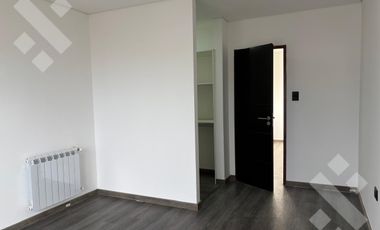 En Venta, Duplex de 3 Dormitorios, B. La Casona 2, Plottier