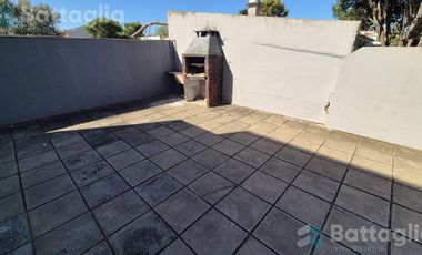 DEPARTAMENTO EN MAR DE AJO A TRES CUADRAS DEL MAR