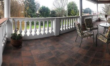 Casa 6 ambientes en Venta en  Florencio Varela