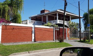 Casa 6 ambientes en Venta en  Florencio Varela
