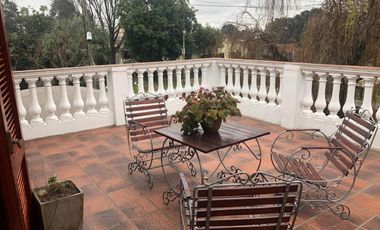 Casa 6 ambientes en Venta en  Florencio Varela
