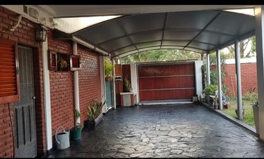 Casa 6 ambientes en Venta en  Florencio Varela