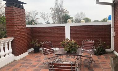 Casa 6 ambientes en Venta en  Florencio Varela