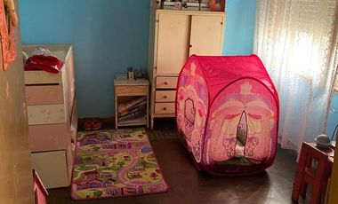 Casa en Temperley 2 dormitorios y entrada para auto