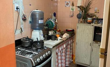 Casa en Temperley 2 dormitorios y entrada para auto