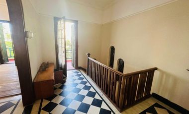 Imponente casa en el corazon de Olivos