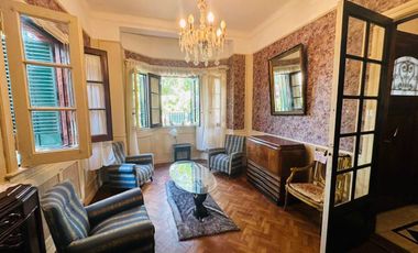 Imponente casa en el corazon de Olivos