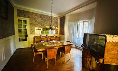 Imponente casa en el corazon de Olivos